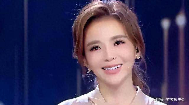 “央视一姐”朱迅的落寞，是整个主持界的悲哀，让人痛惜不已